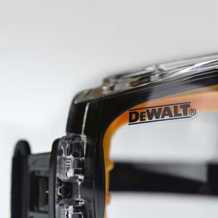 DEWALT Safety Goggles Clear Anti-Fog Scratch Resistant Concealer